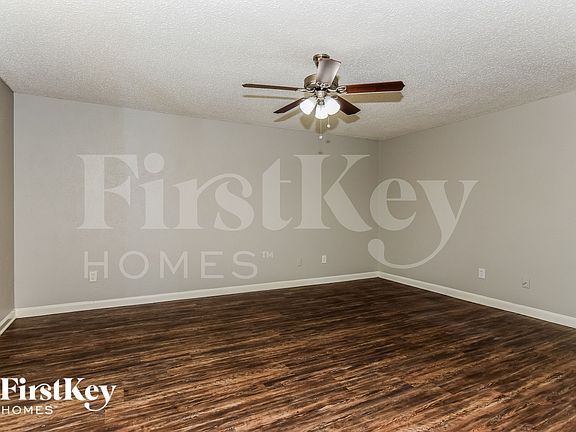 3rd image of 1418 Eagle Pass Dr