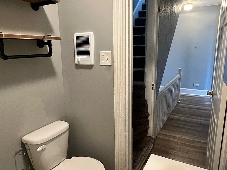 215 N Pine St — Photo 15