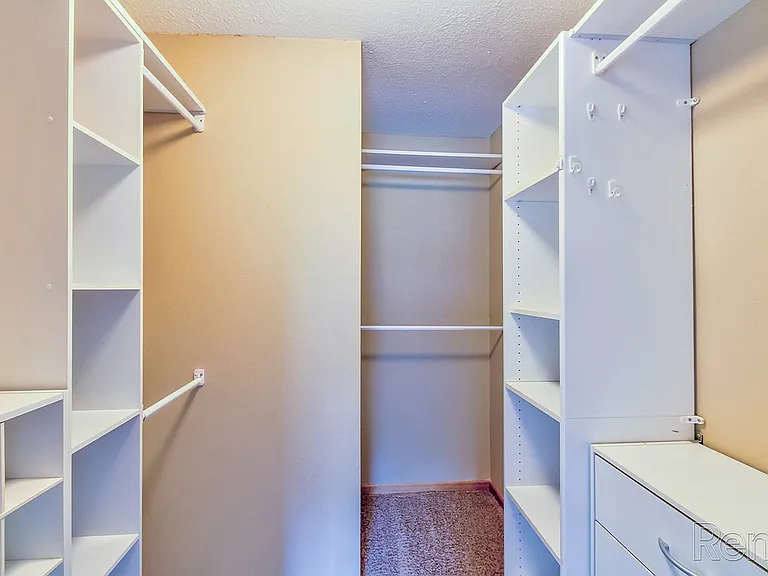 Oakwood Trail Apartments — Photo 20