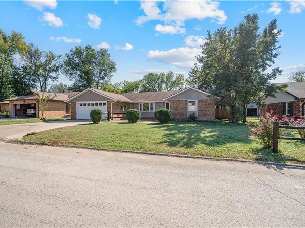 937 Circle Dr, Independence, KS 67301