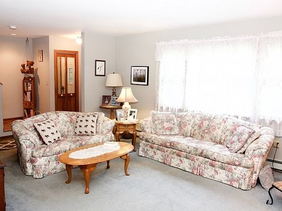 4th image of 6 Grand St