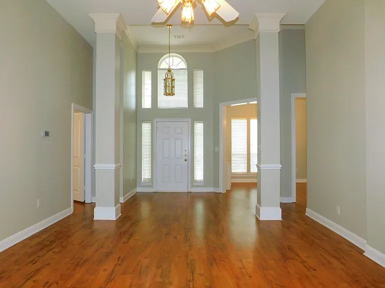 502 Hillcrest Ln — Photo 6