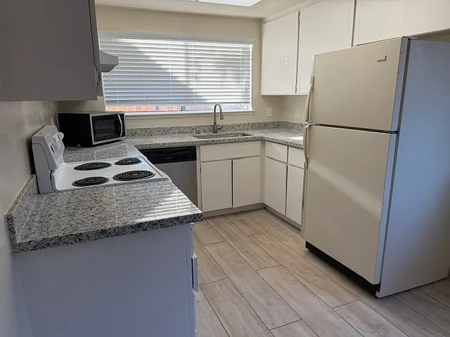 5875 El Dori Dr