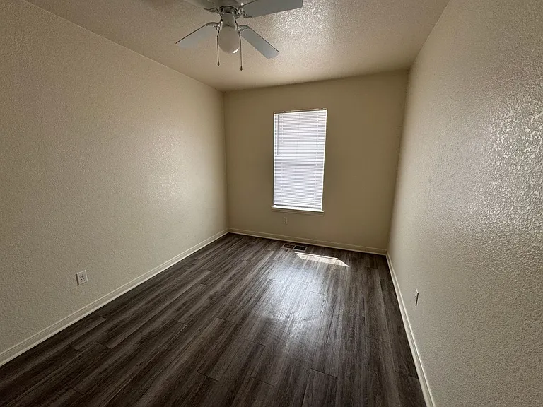 3805 Y S Pak Ct — Photo 17