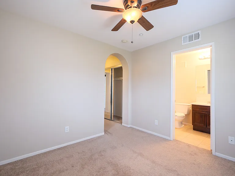 415 Almond Rd — Photo 9