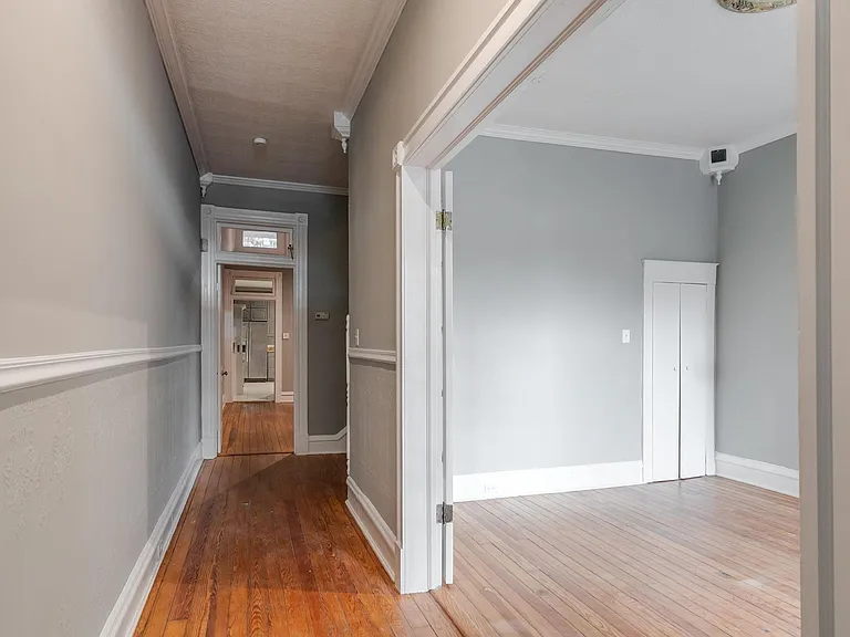 6 S Mulberry St — Photo 3