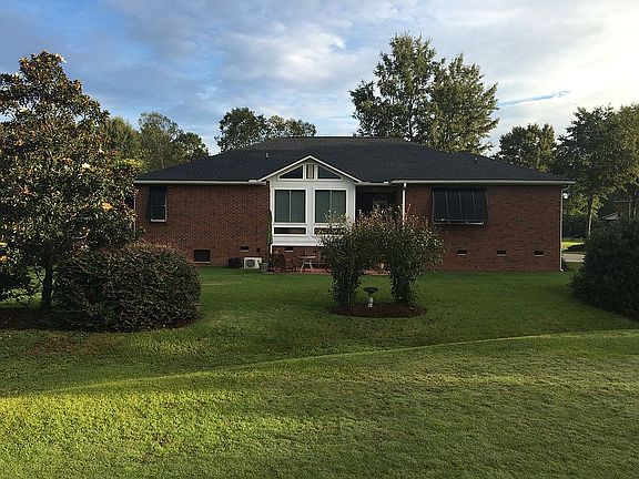 2nd image of 100 Thames Dr