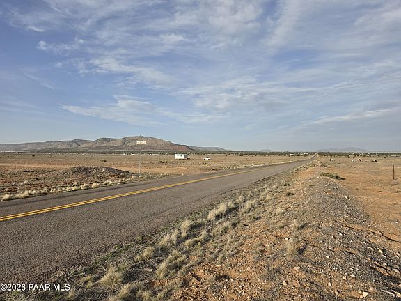 3rd image of 28203 W Fort Rock Rd