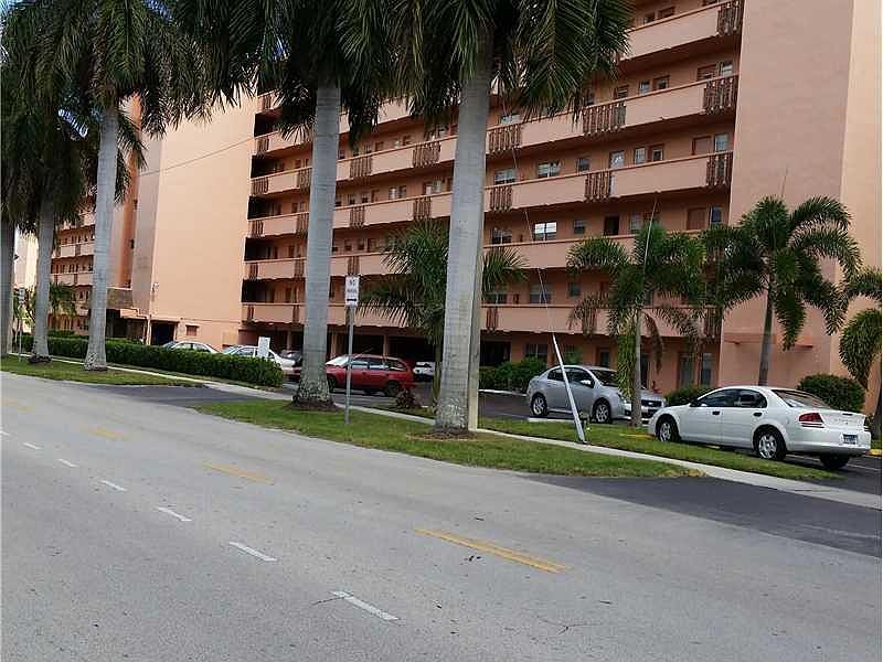 1st image of 1000 NE 14th Avenue #111M