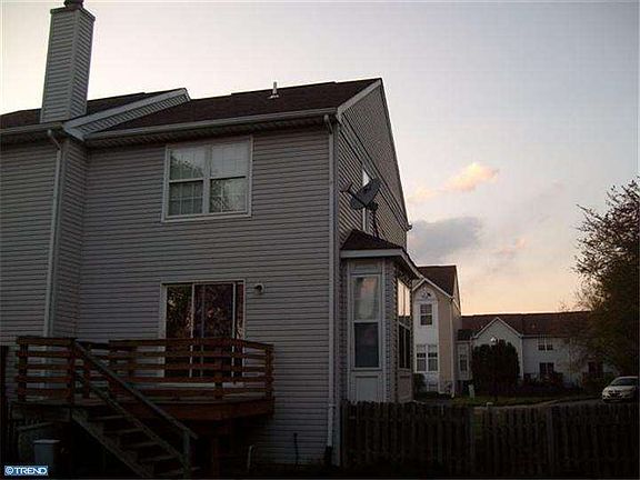3rd image of 329 Palmerston Ct