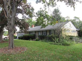 19 Weather Oak Hill Rd, New Windsor, NY 12553