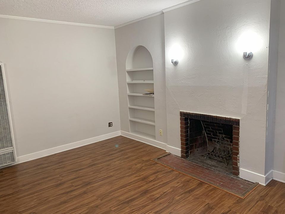 1st image of 2703 32nd St