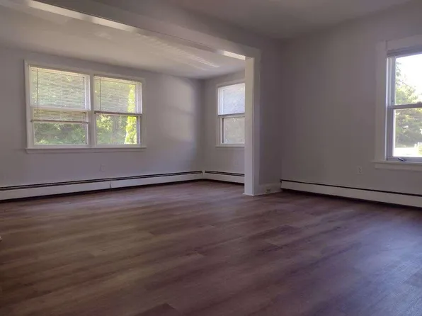 25 West Ave, Milford, CT 06461