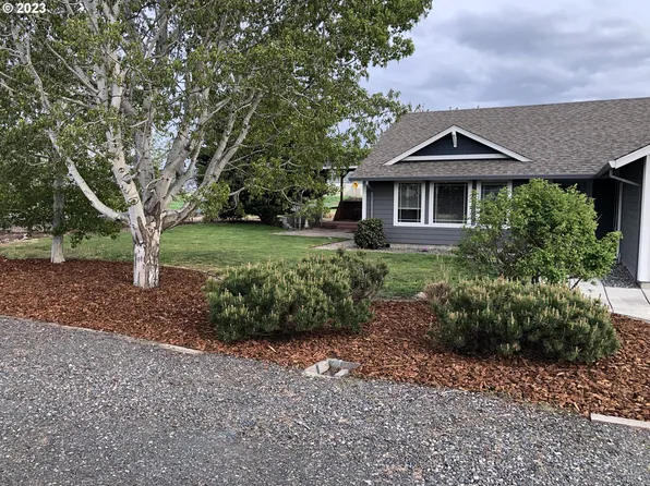 98 3rd Ave, Dallesport, WA 98617