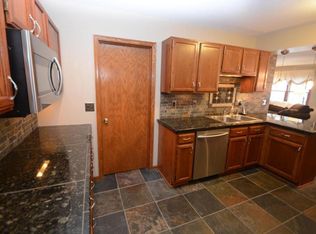 7852 Glenda Ct, Apple Valley, MN 55124