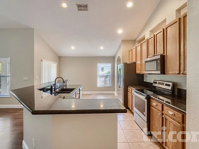 3526 Morgans Bluff Ct — Photo 5
