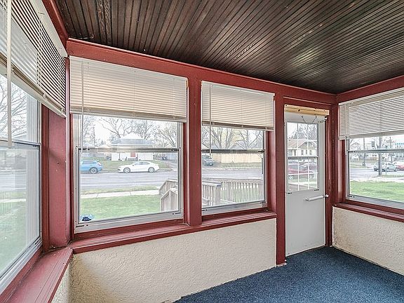 4th image of 1083 Minnehaha Ave W