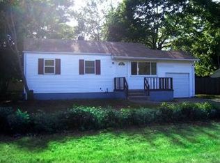 842 Walker Ave, Bellport, NY 11713