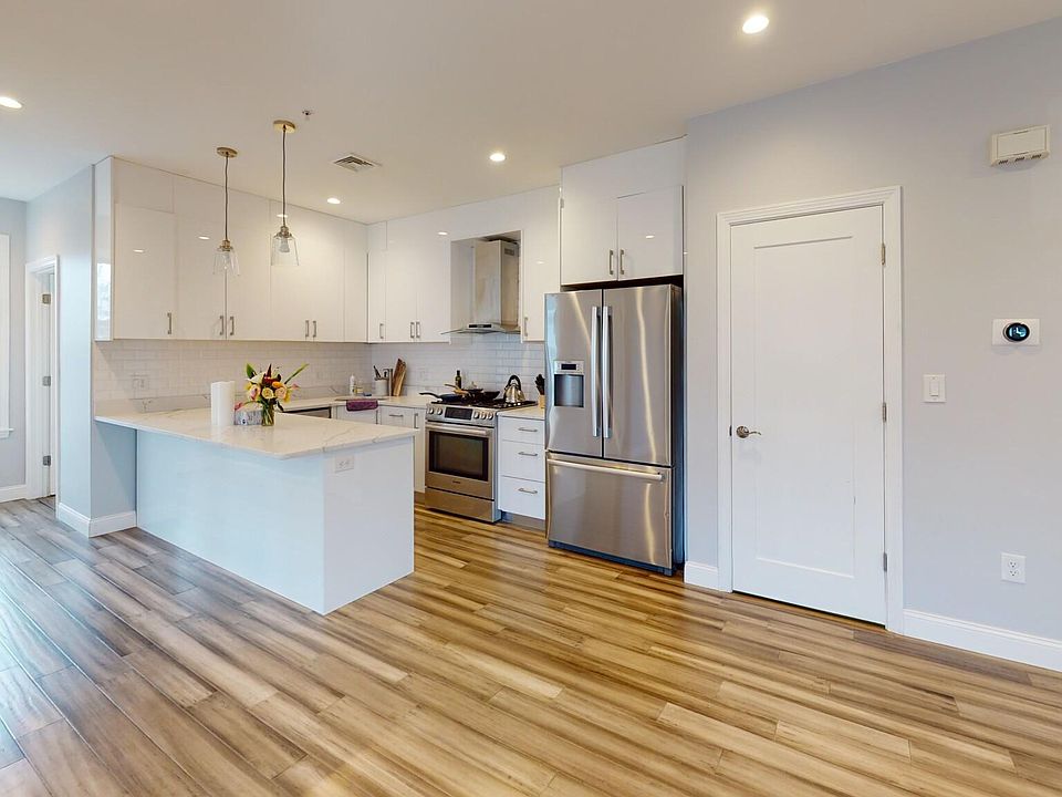 1st image of 70-72 Beechcroft St #12