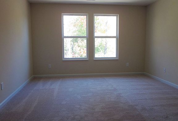 The Ashton Bonus Room with windows