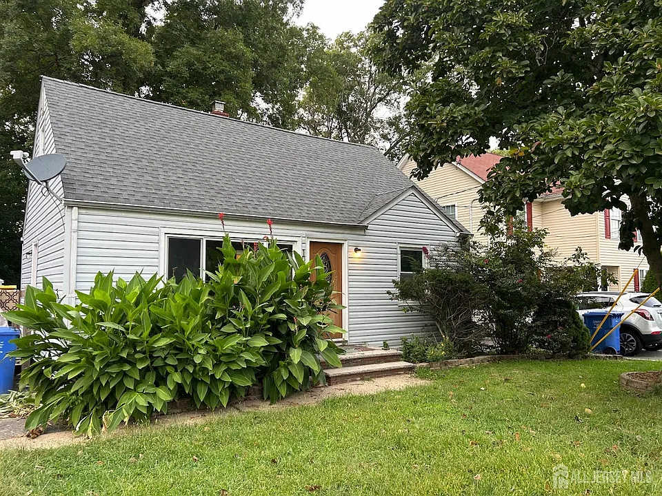 104 E Cliff Rd