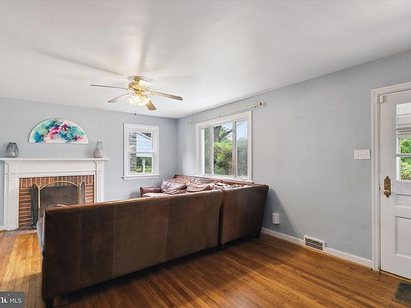4th image of 522 S Woodbine Ave