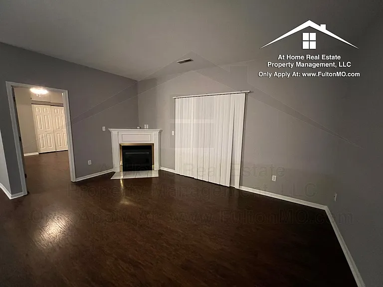 1009 Boulder Ct — Photo 4