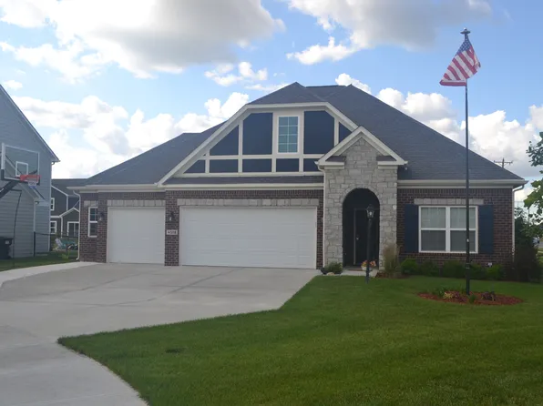 4518 W Meadows Ln, New Palestine, IN 46163