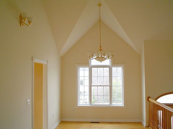 4th image of 1701 Westover Dr