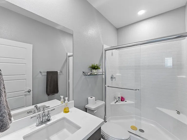 643 Winchester Dr — Photo 31