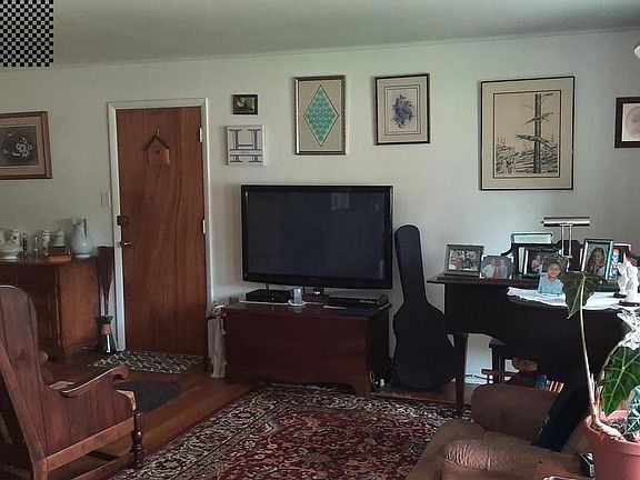 3rd image of 4708 Kemper St