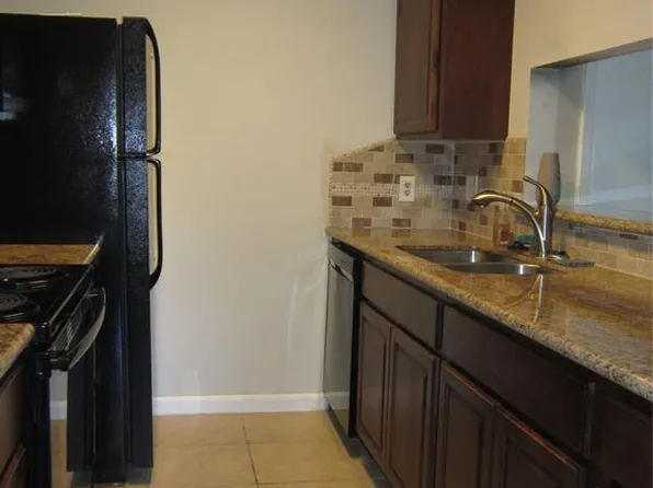 3065 Walnut Bend Ln APT 25, Houston, TX 77042