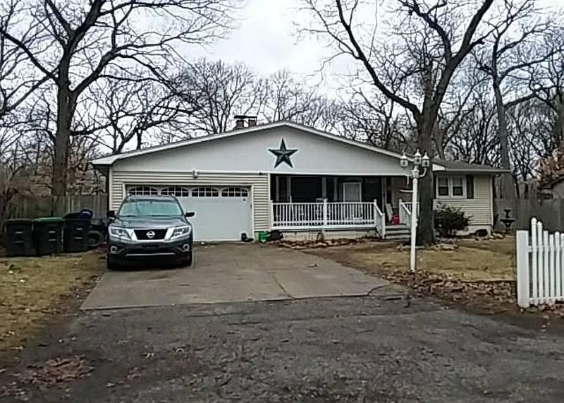 2nd image of 1778 Oakridge St
