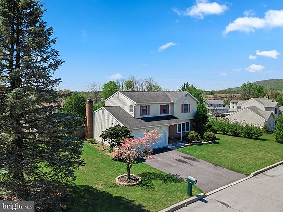 3rd image of 4507 Mance Dr
