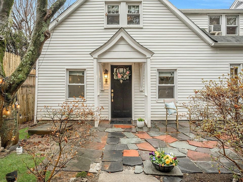 1st image of 76 Woodlands Avenue