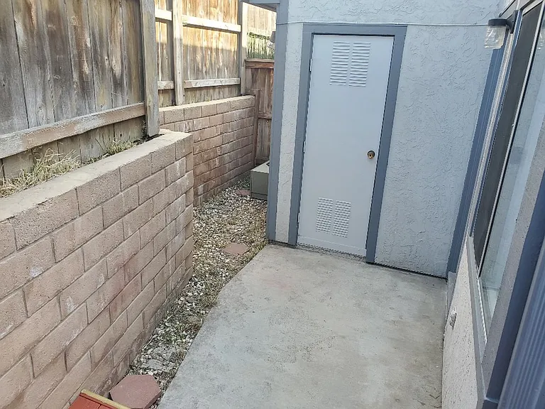 2208 Kings View Cir — Photo 17