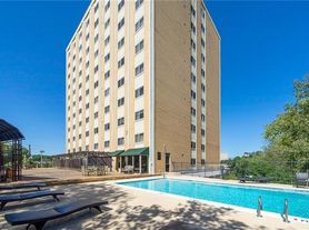 2285 Peachtree Rd NE