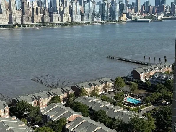 7004 Blvd East image 2 of 34