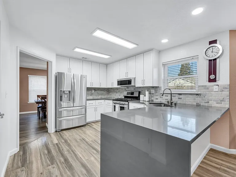4417 Careyback Ave — Photo 8