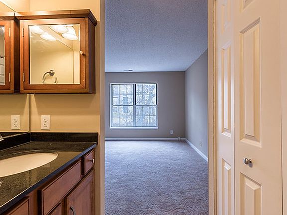 3rd image of 5998 Chasewood Pkwy APT 201