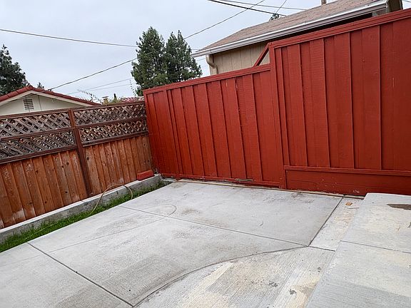 4th image of 1301 Wisteria Dr