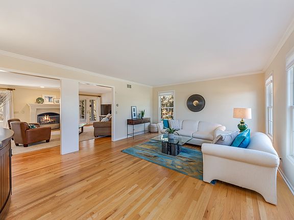 4th image of 21790 Cambridge Dr