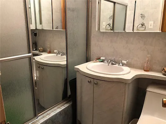 Sold by Korr Realty | media 23