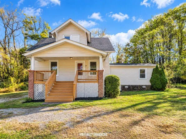 2141 Hollins Rd NE, Roanoke, VA 24012