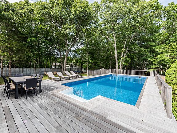 2nd image of 23 Renfrew Ln