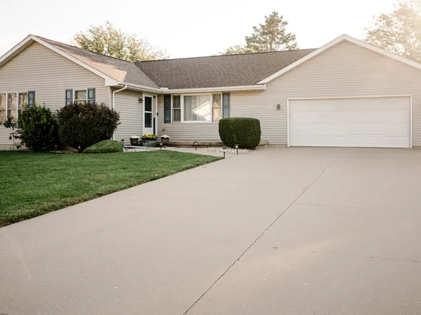 3125 Carrie St, Peru, IL 61354