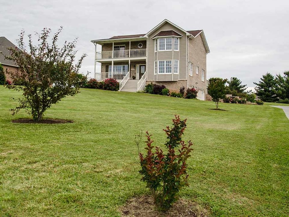 1st image of 1953 Lakebrook Cir