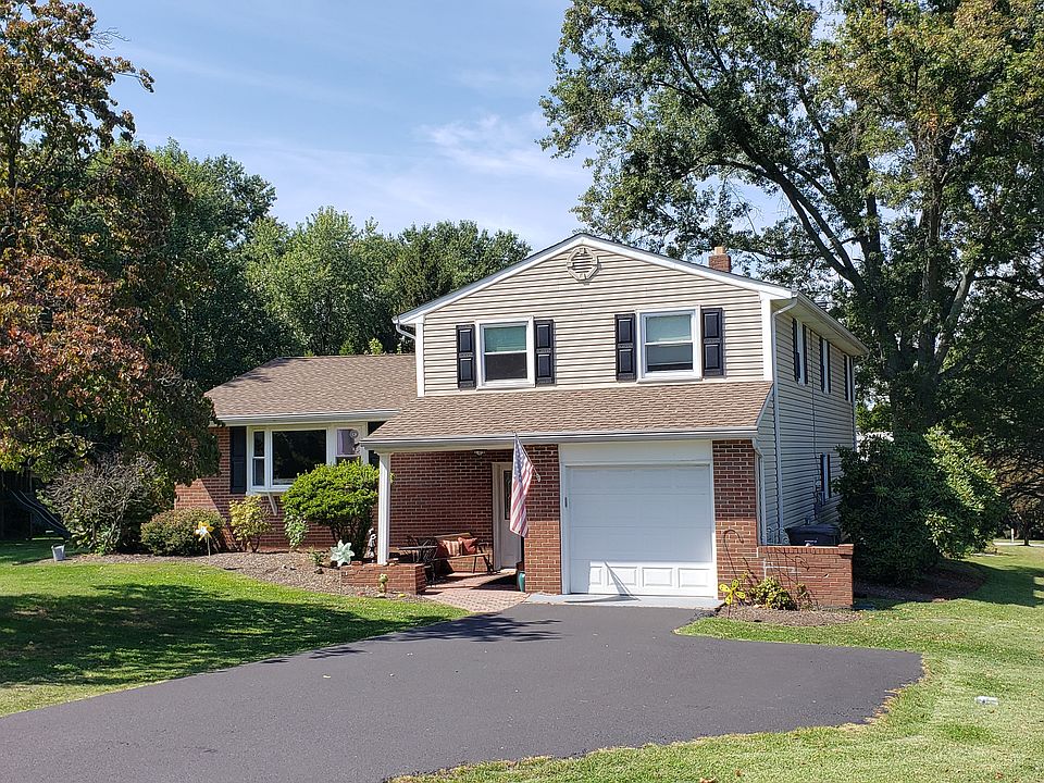 2nd image of 54 N Spring Ln