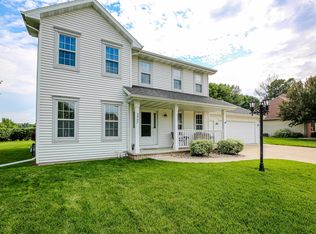 W5907 Moonflower Dr, APPLETON, WI 54915