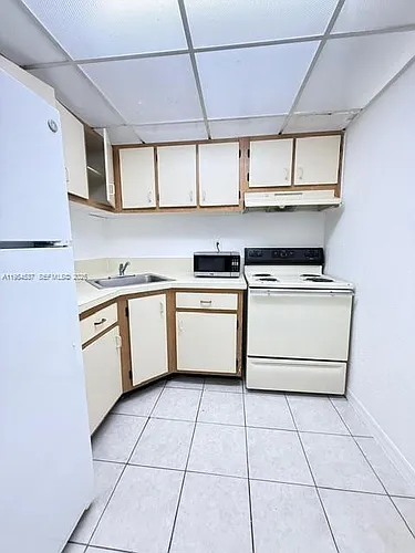 4550 NW 9th St #812E Photo 1